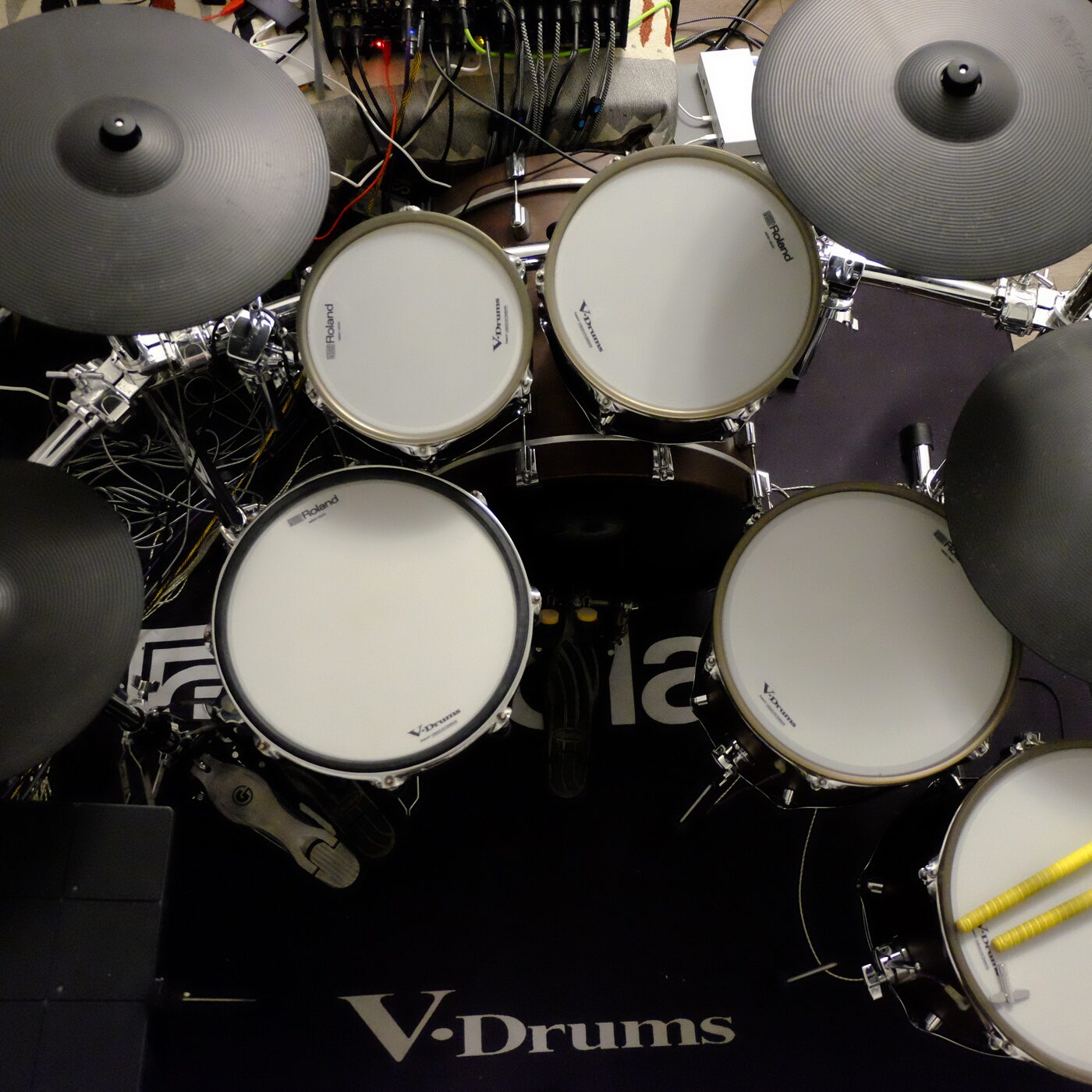 Roland VAD716 อุปกรณ์จริงที่ caffeaun Studio