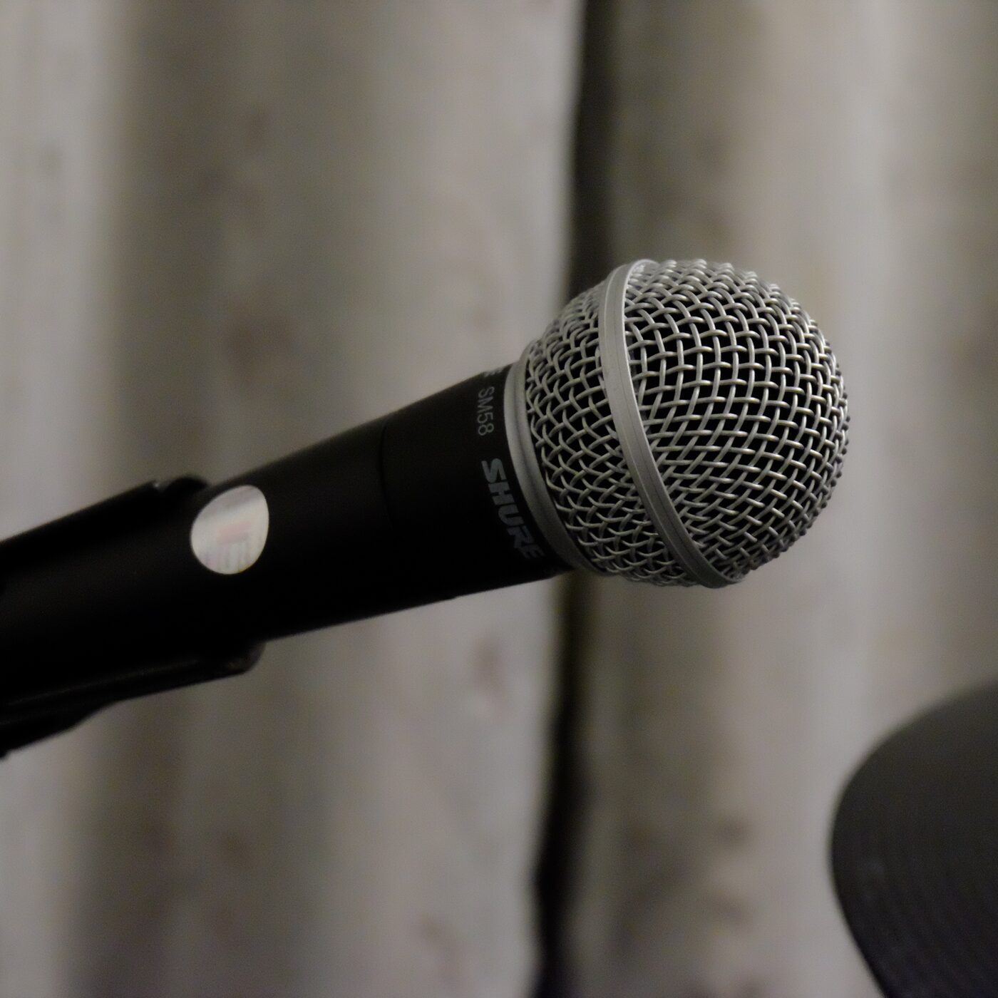 Shure SM58 อุปกรณ์จริงที่ caffeaun Studio